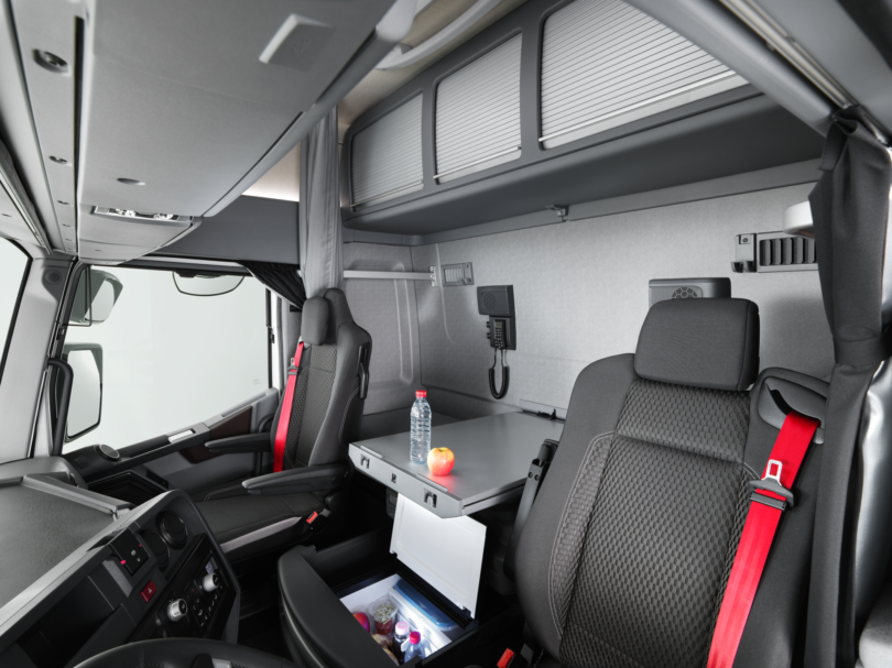 renault trucks integrated seat belts